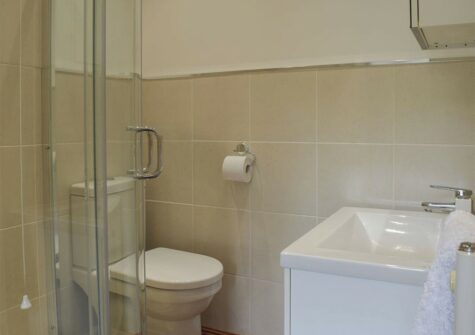 Bedroom #2 en-suite at Hafan Dawel, Stepaside