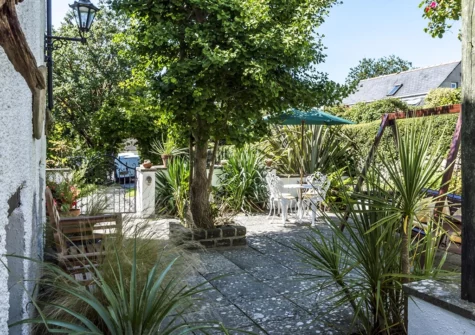 The communal courtyard at Hall House, St Florence