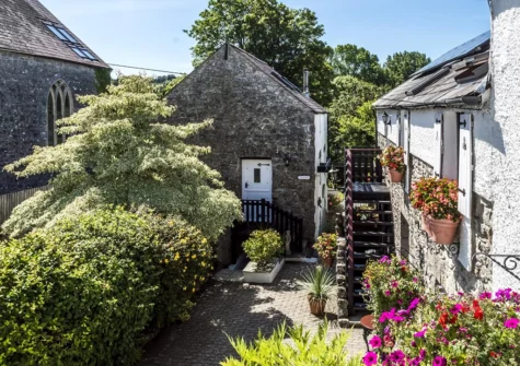 The communal courtyard at Hall House, St Florence
