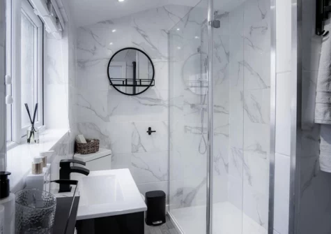 The bathroom at Hawtree Cottage, Tenby