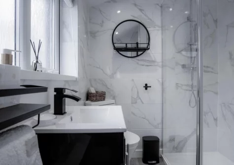 The bathroom at Hawtree Cottage, Tenby