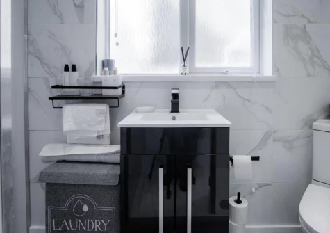 The bathroom at Hawtree Cottage, Tenby