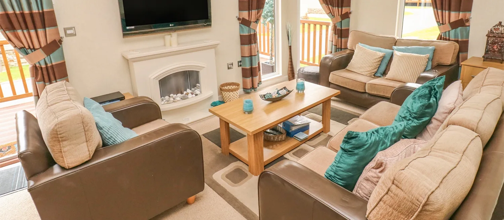 Heddwch, Heritage Park, Stepaside create unforgettable holiday memories at the heart of Stepaside with spacious open plan living both in and out of the cottage. Discover the local hospitality of West Wales whilst visiting leading destinations.