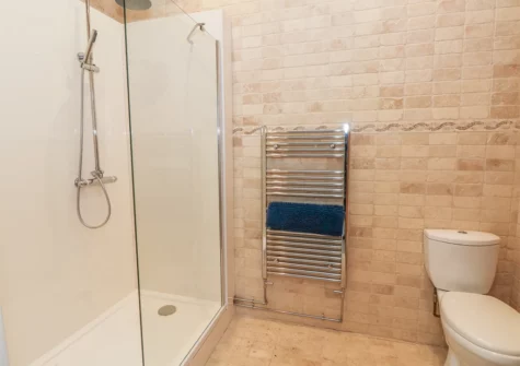 Bedroom #1 en-suite at Hideaway House at The Hideaway, Tenby