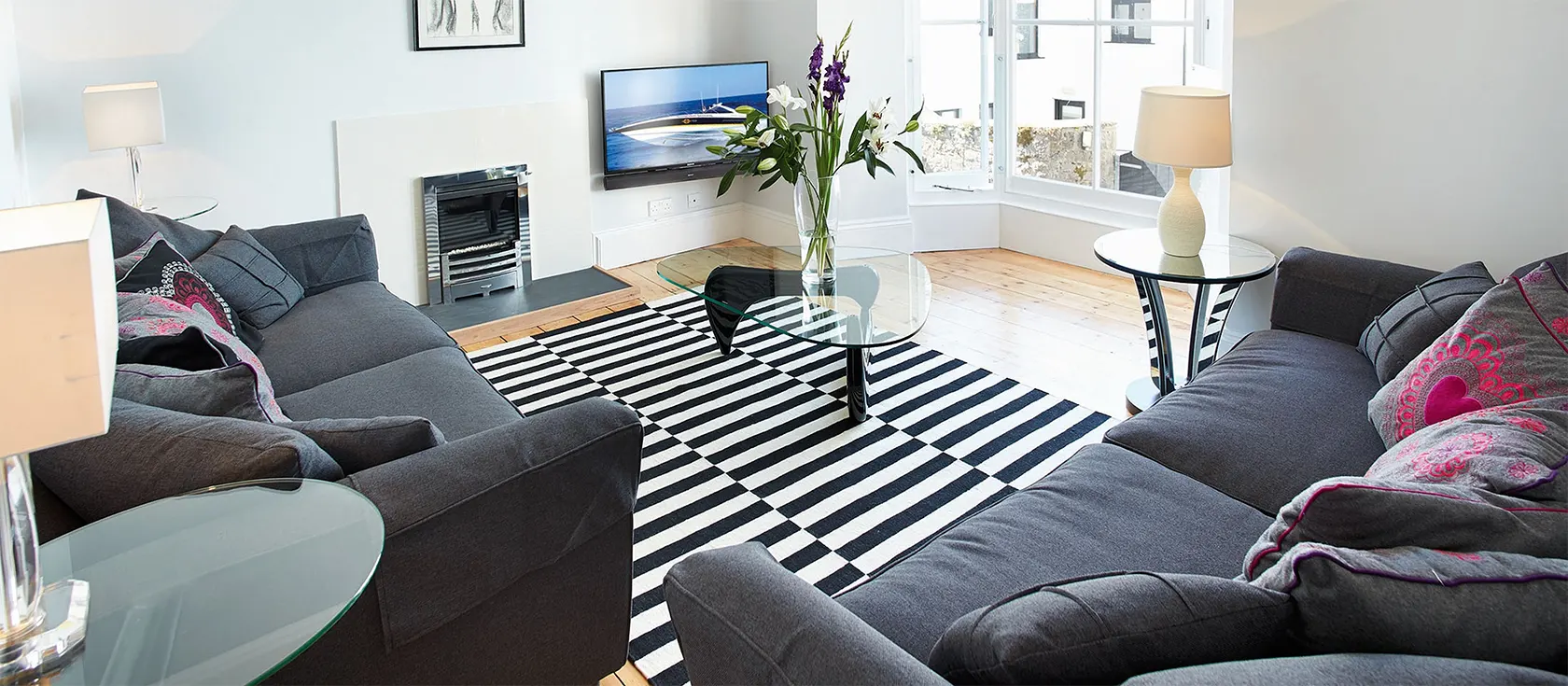 High House, Tenby is a Grade II listed property only 150m from the beach and close to the town centre. Perfect for large groups or families this elegant house sleeps ten in five rooms and has plenty of space for everyone across four floors.