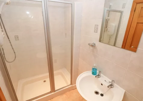 Bedroom #1 en-suite at Hill Top Farm Cottage, Cross Hands