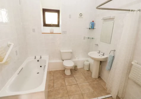 The bathroom at Hill Top Farm Cottage, Cross Hands