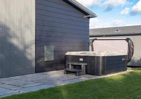 The hot tub at Hiraeth, Penally