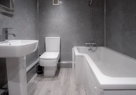 The bathroom at Ivy Cellar, Tenby