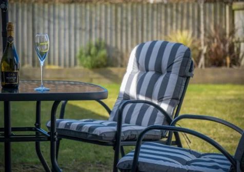 The patio & alfresco dining area at Johnny's Cove, New Hedges