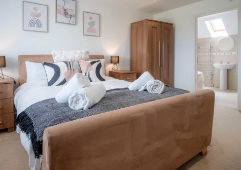 Bedroom #2 & en-suite at Knights Rest, Princes Gate