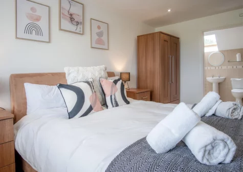 Bedroom #2 & en-suite at Knights Rest, Princes Gate