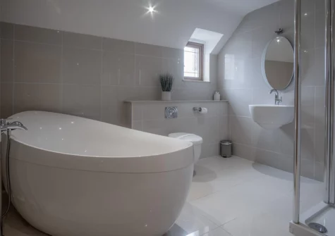 The bathroom at Knights Rest, Princes Gate