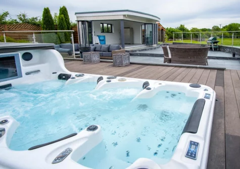 The hot tub at Knights Rest, Princes Gate