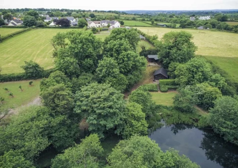 The garden & lake at Knights Rest, Princes Gate