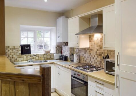 The kitchen at Lake Cottage, Ivy Court Cottages, Llys-Y-Fran