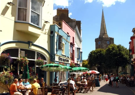 Lancaster Apartment is right in the centre of Tenby within the historic town walls