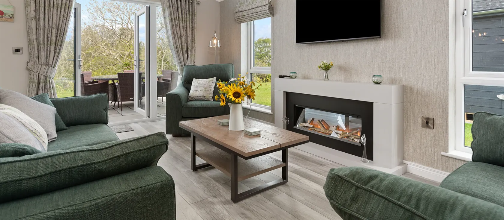 Land Of My Fathers, Penally Grange is a three-bedroom property in a complex of luxury lodges in Penally. It sleeps six in spacious, comfortable rooms and has light, airy, well-planned communal spaces, and a wonderful outside space with a hot tub and dining table.