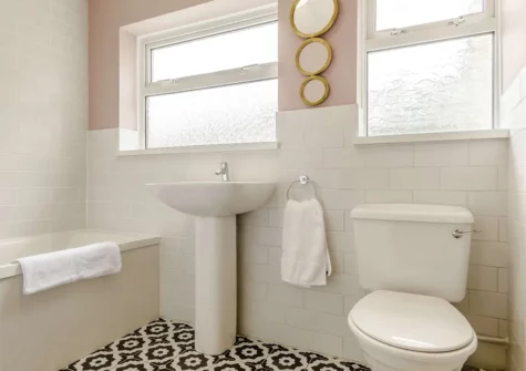 The bathroom at Lavender Cottage, Tenby