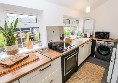 The kitchen at Little Bobbins, Saundersfoot