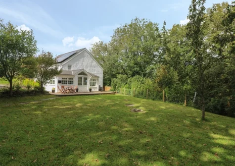 The patio, alfresco dining area & garden at Little Bobbins, Saundersfoot
