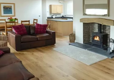 Llety’r Llwynog, Llanfallteg West