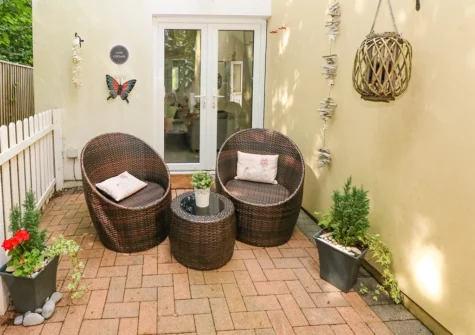 The rear courtyard at Love Cottage, Redberth