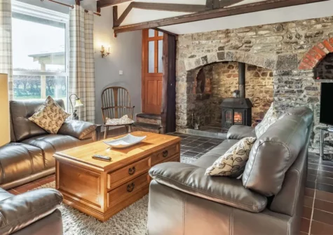 Lower Nash Farmhouse, Lower Nash