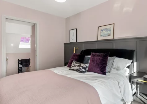 Bedroom #1 at Major House, Newport