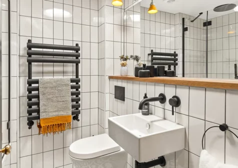 The bathroom at Major House, Newport