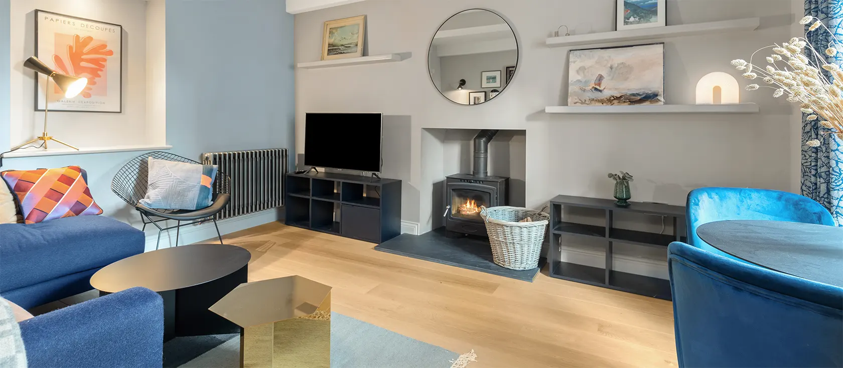 Major House, Newport is a Grade II four bedroom house with contemporary designer interior, light-filled gourmet kitchen, sun room & terrace. Walk to gastropubs.