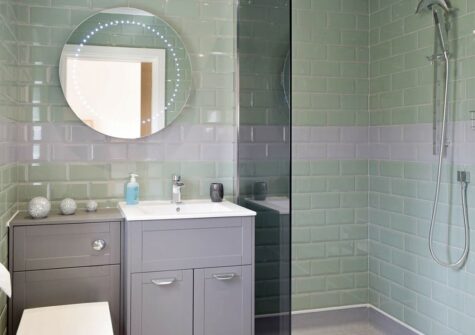 Bedroom #1 en-suite at Manor Lodge Stables, Wiston