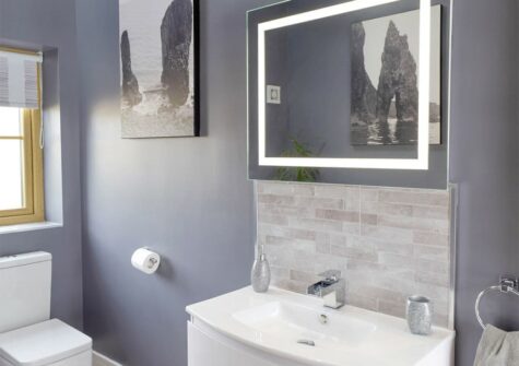 The bathroom at Manor Lodge Stables, Wiston