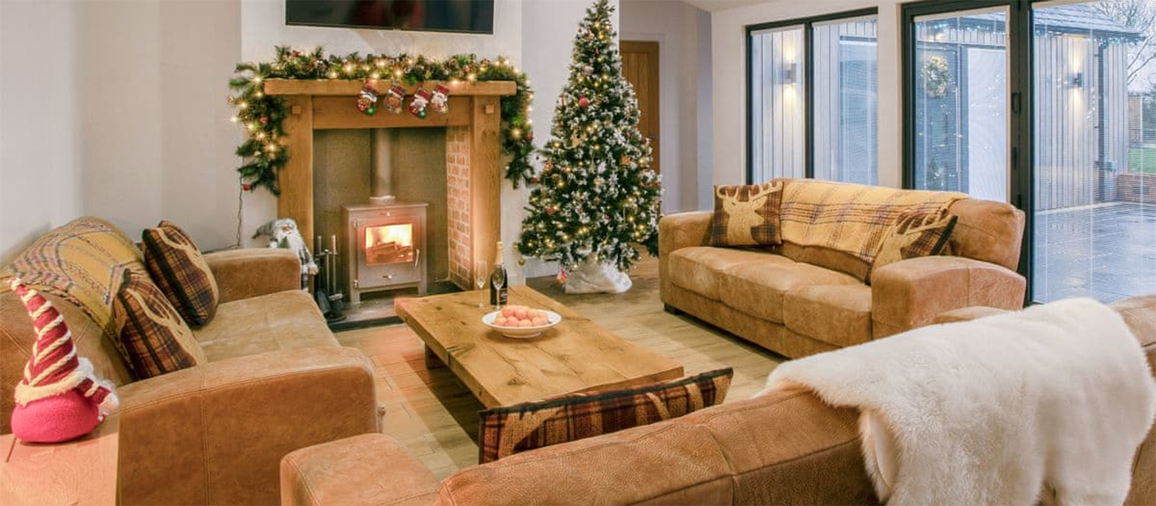 Manor Lodge Stables, Wiston near Narberth is a luxury renovated stables with four bedrooms & three bathrooms (one ensuite). Bright, open plan living with woodburner & bi-fold doors onto sheltered terrace. Private garden, parking & panoramic views.