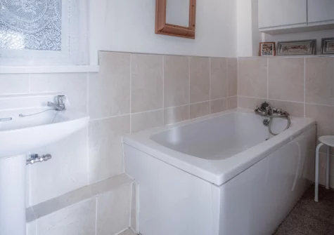 The bathroom at Maytree Cottage, Tenby