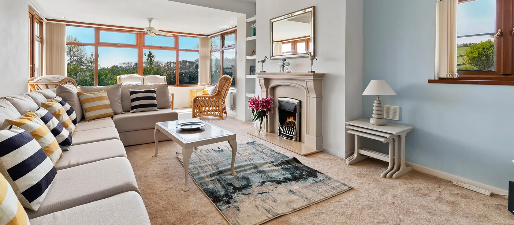 Meadow Farm, Tenby is a three bedroom detached house for eight with gardens, rural setting & sea views. Games room & parking. Walk to North Beach, shops & restaurants.