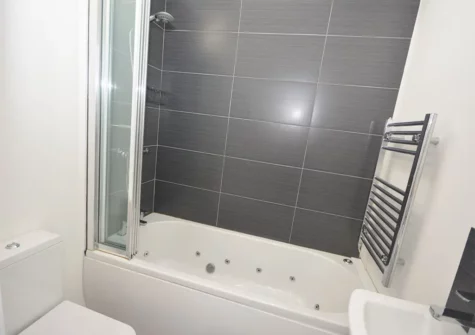 The bathroom at Millbank Cottage, Llanstadwell