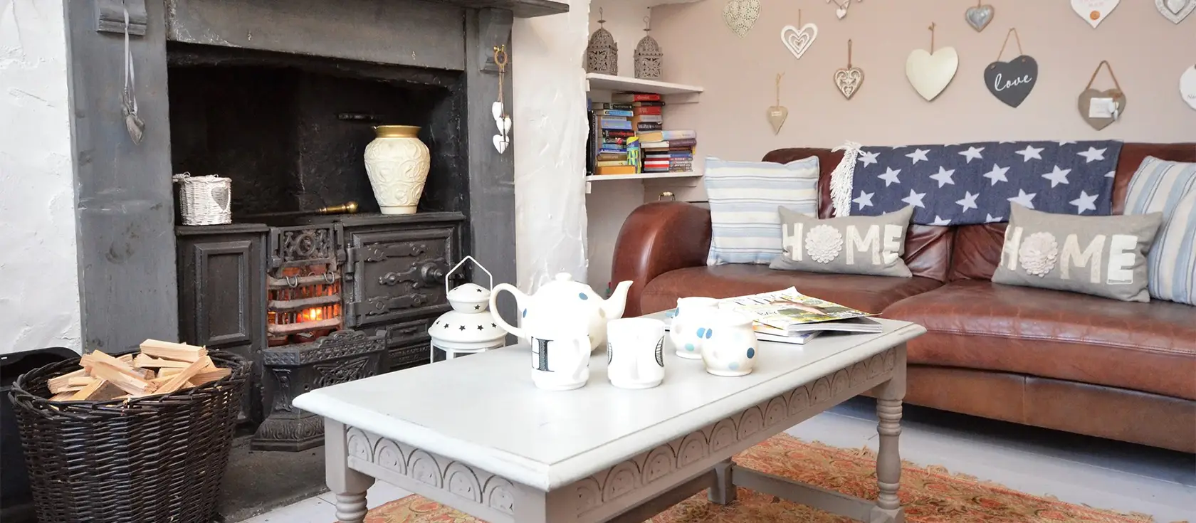 Millbank Cottage, Llanstadwell is a cosy 2-bedroom cottage nestled in the beautiful Pembrokeshire countryside. Located on the scenic Haven waterway, near the coastal path and historic Pembroke, it's perfect for water lovers, walkers, and families.