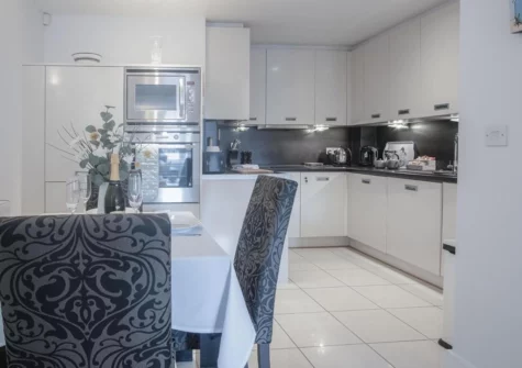 The kitchen & dining area at Minarvon, Saundersfoot