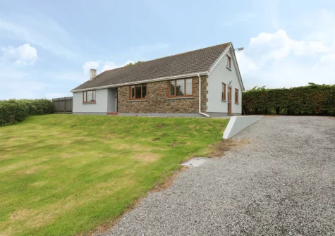 Outside Oakland Cottage, Wisemans Bridge