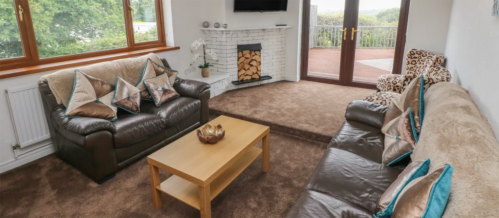 Oakland Cottage, Wiseman Bridge is a spacious, detached coastal retreat boasting a large garden area & breath-taking view of the Pembrokeshire coast. Perfect for families or friends seeking a peaceful and memorable holiday retreat in South Wales.
