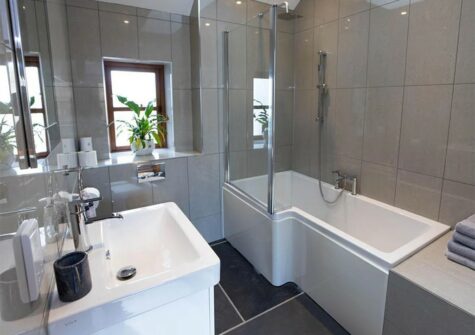 The bathroom at Orchard Barn, St Florence