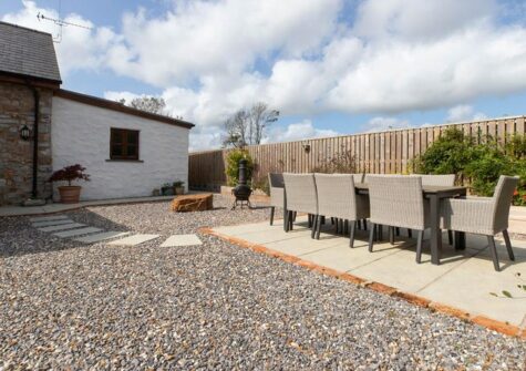 The patio & alfresco dining area at Orchard Barn, St Florence