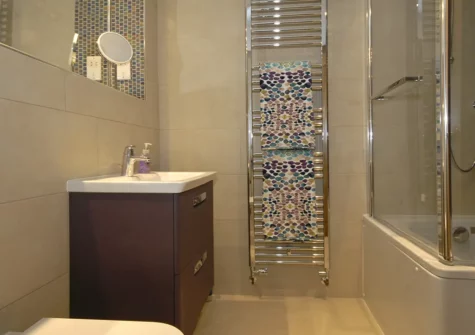 Bedroom #2 en-suite at Oswald House, Little Haven