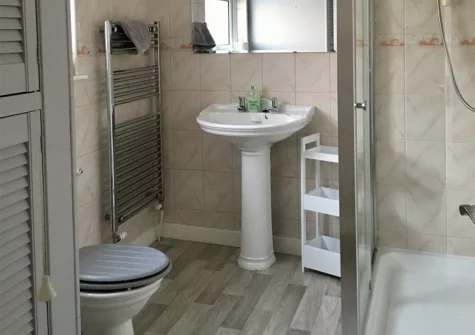 The bathroom at Pebble Cottage, Tenby