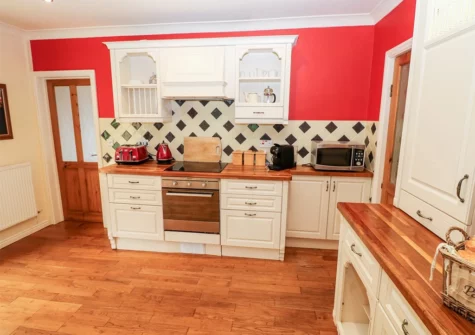 The kitchen at Pen Y Daith, Stepaside