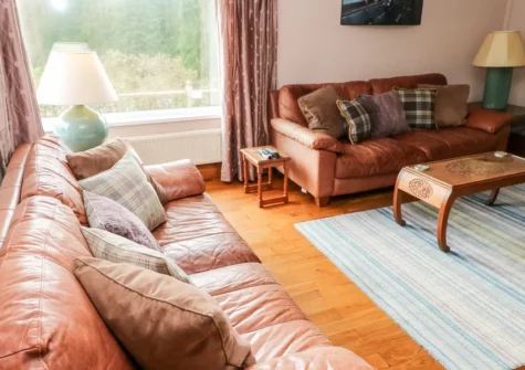 Pen Y Daith, Stepaside