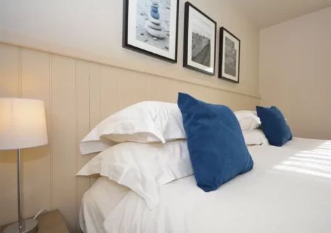 The bedroom at Petrel Apartment, Saundersfoot