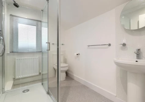 The first floor bathroom at Plas Gwyn, Saundersfoot