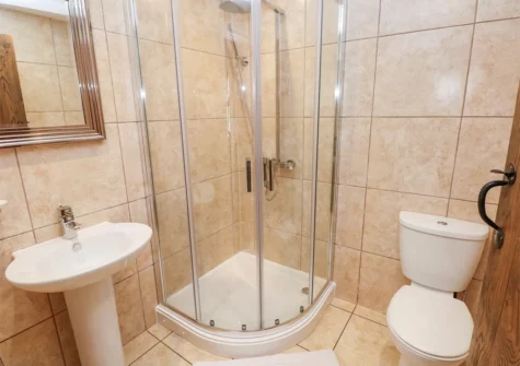 The shower room at Potters Barn, Begelly